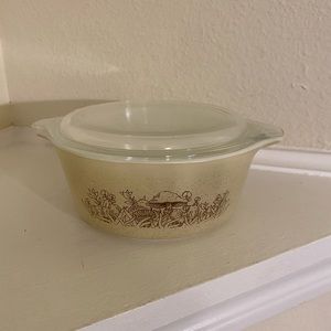 Vintage Pyrex Forest Fancies Mushroom 472-B Casserole Dish w/ lid